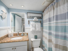 Gulf-View Condo: Beachfront, Pool, Walk Times Sq